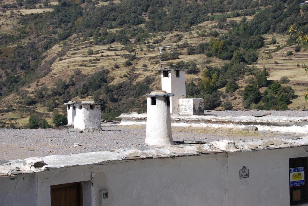 Hostal El Cascapenas De La Alpujarra Capileira Exterior photo