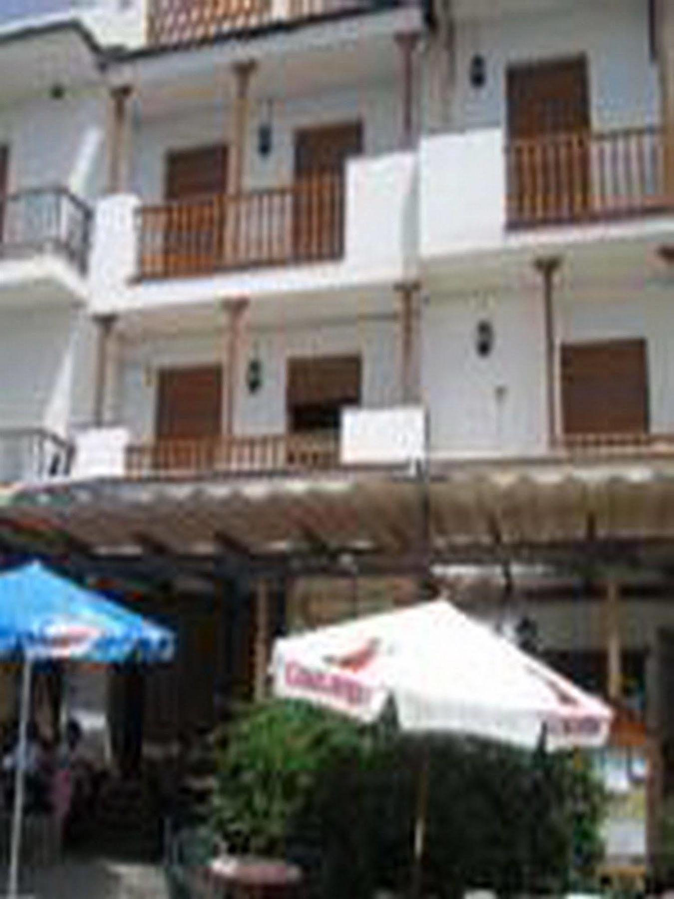 Hostal El Cascapenas De La Alpujarra Capileira Exterior photo